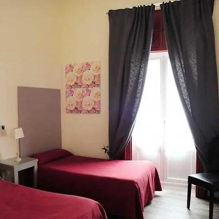 Hospederia Marques بيت ضيافة كاديز